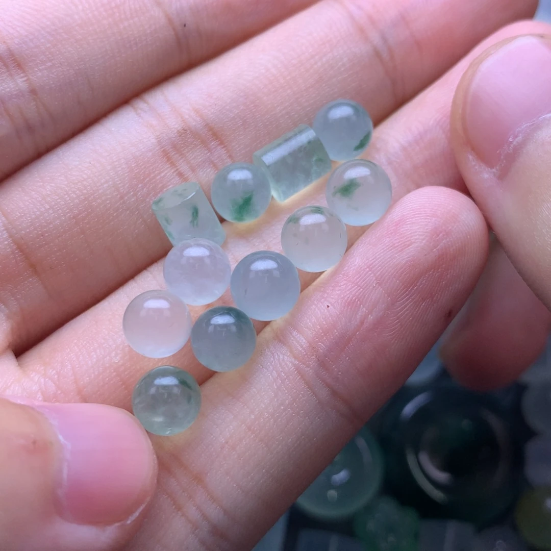 定制翡翠未镶嵌挂件