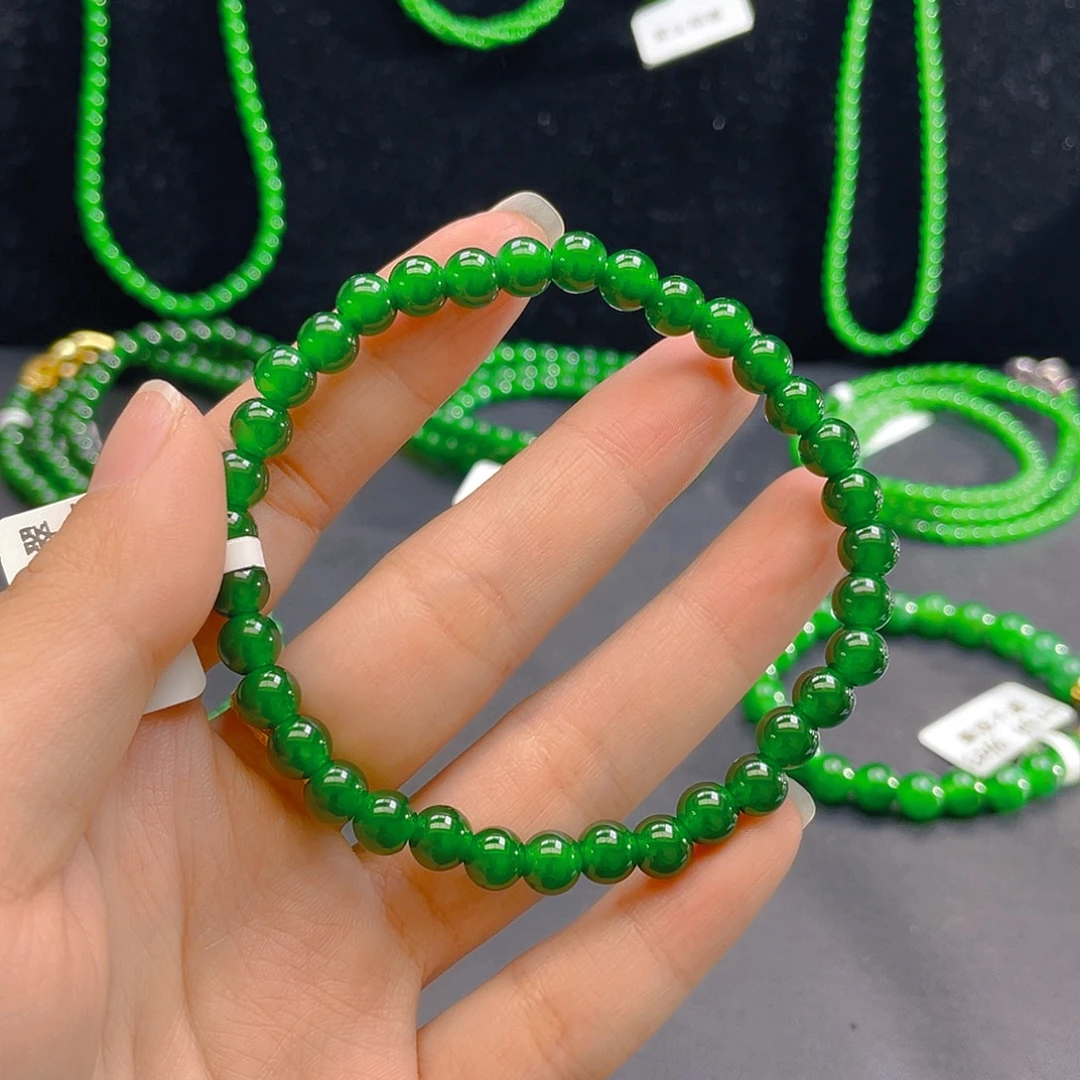 翡翠未镶嵌颈饰