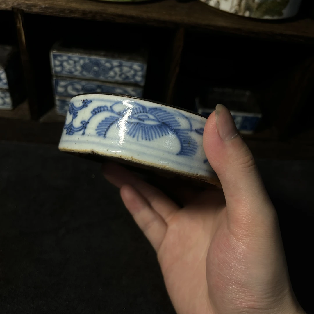 婴戏节盒直径10.8cm高3cm青花粉盒