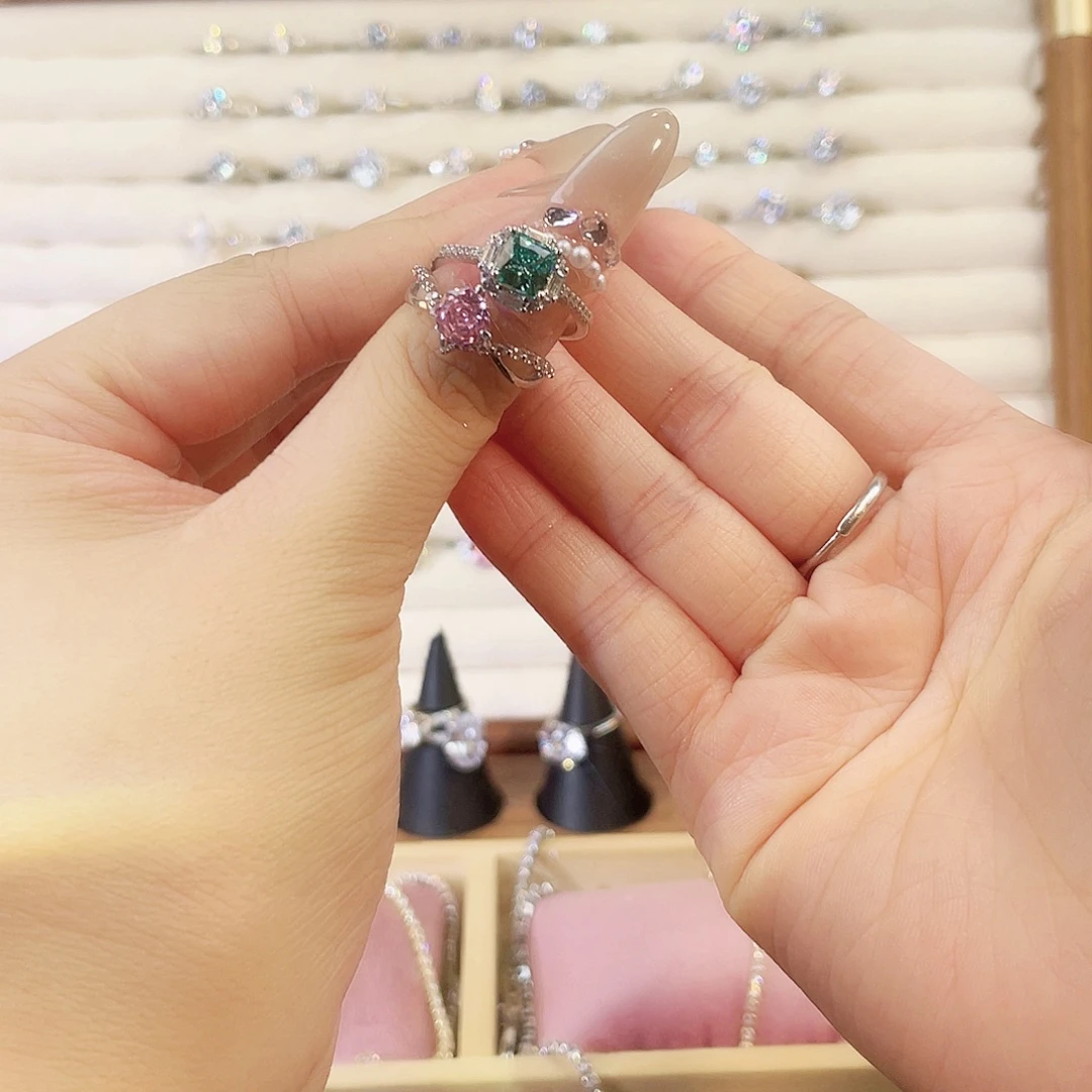 925银合成碳硅石烟花1卡绿色上面那种绿，卡20