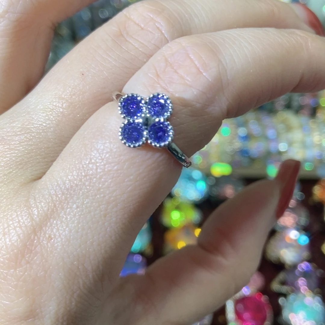 66锆石（处理）戒指