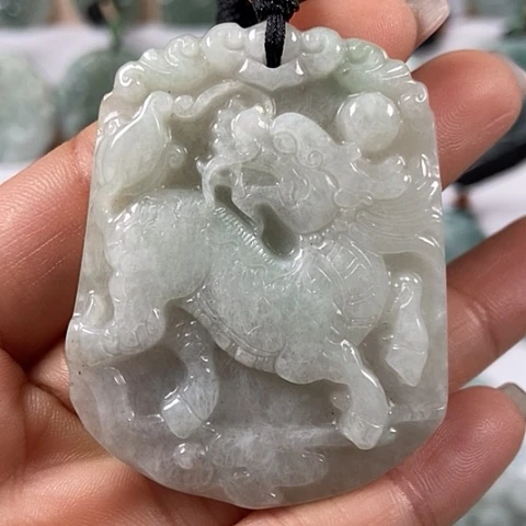 翡翠颈饰未镶嵌麒麟福利