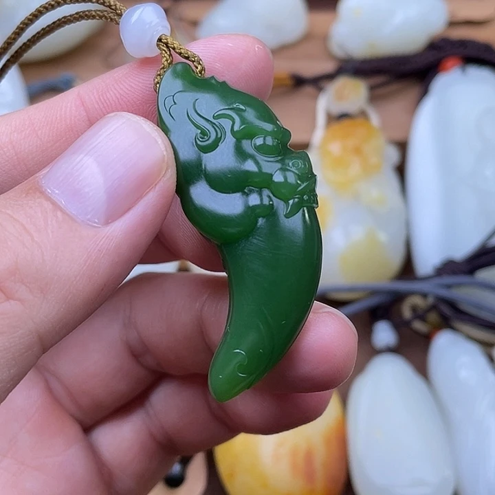 和田玉未镶嵌颈饰