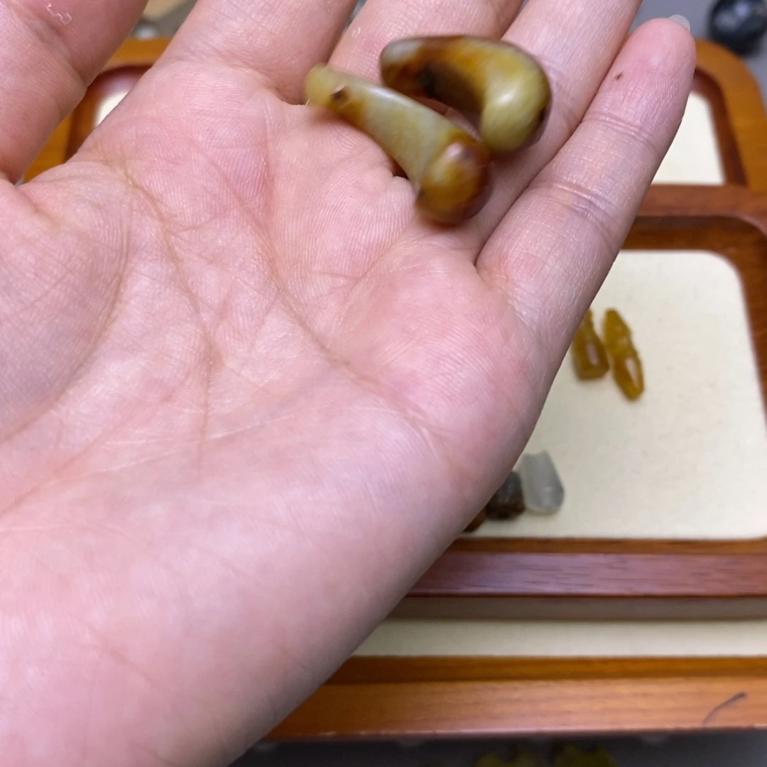 未镶嵌岫玉配饰芬**织