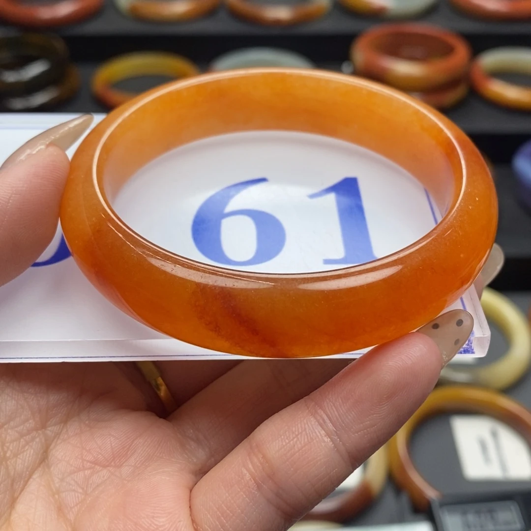 石英质玉（黄龙玉）手镯微瑕未镶嵌