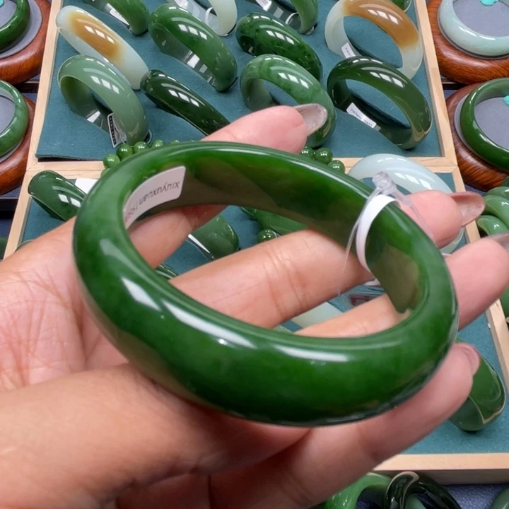 未镶嵌手镯和田玉（碧玉）