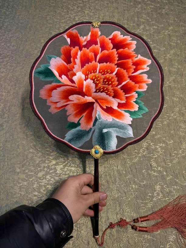 宋锦装裱手工刺绣28公分扇子