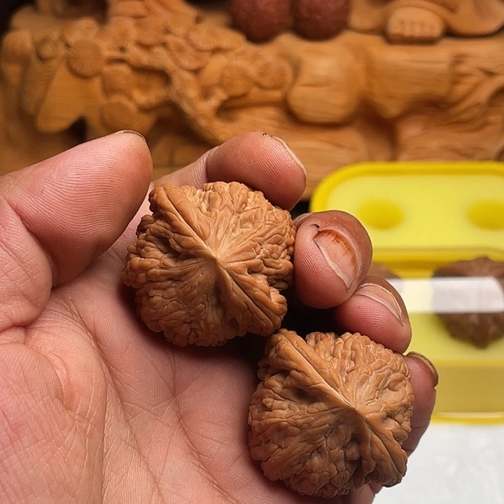 .***Z吊坠文玩核桃虎头王