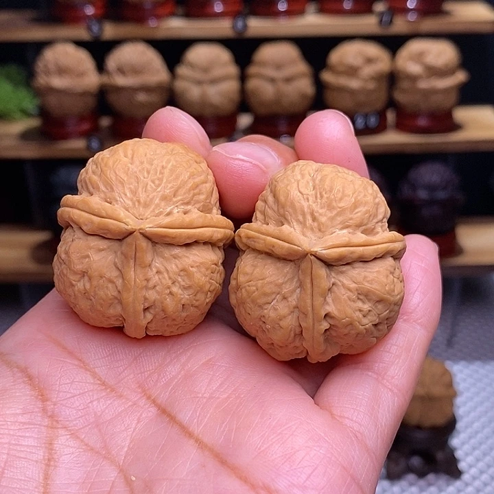 文玩核桃把件白羊三棱27