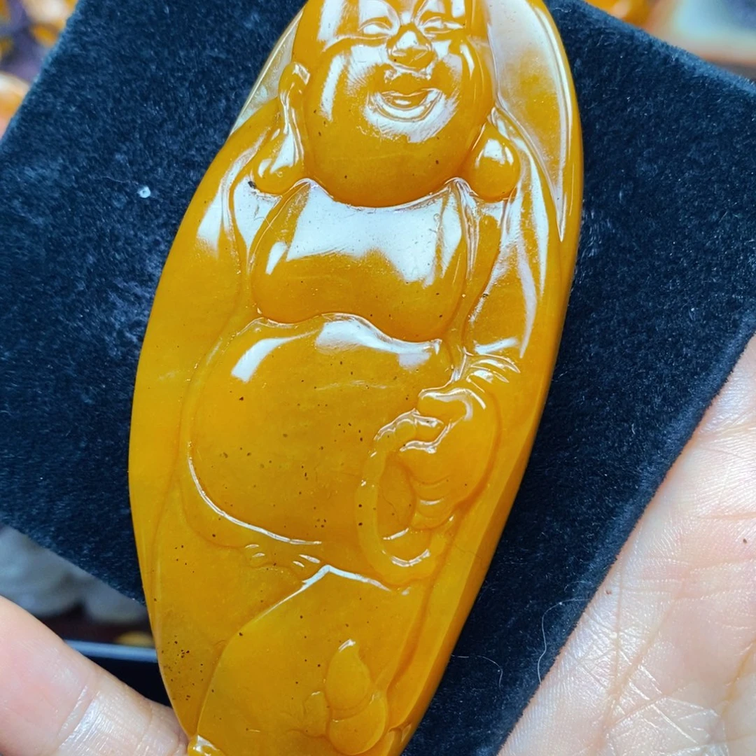 未镶嵌石英质玉（黄龙玉）颈饰