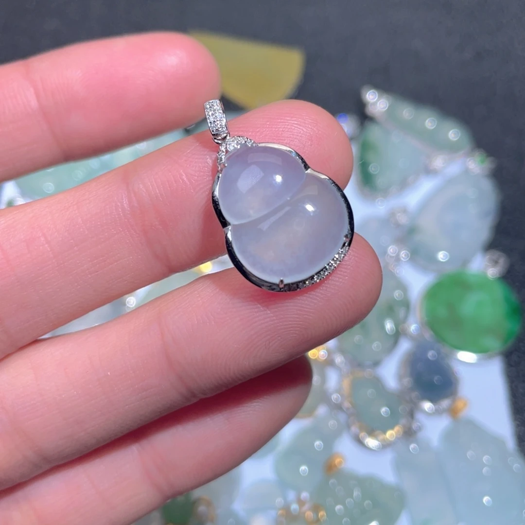 翡翠颈饰18K金镶嵌翡翠