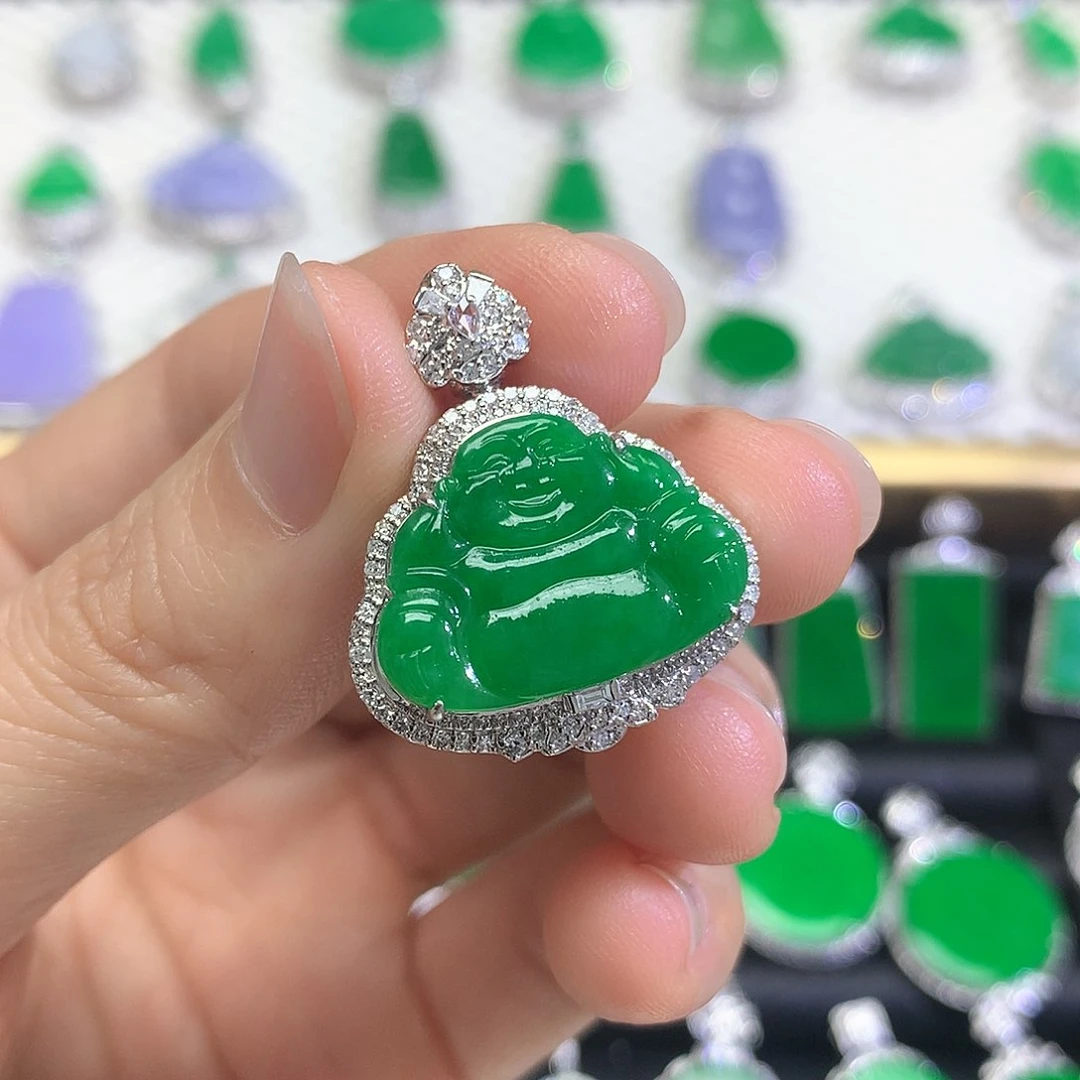 颈饰18K金镶嵌翡翠吊坠