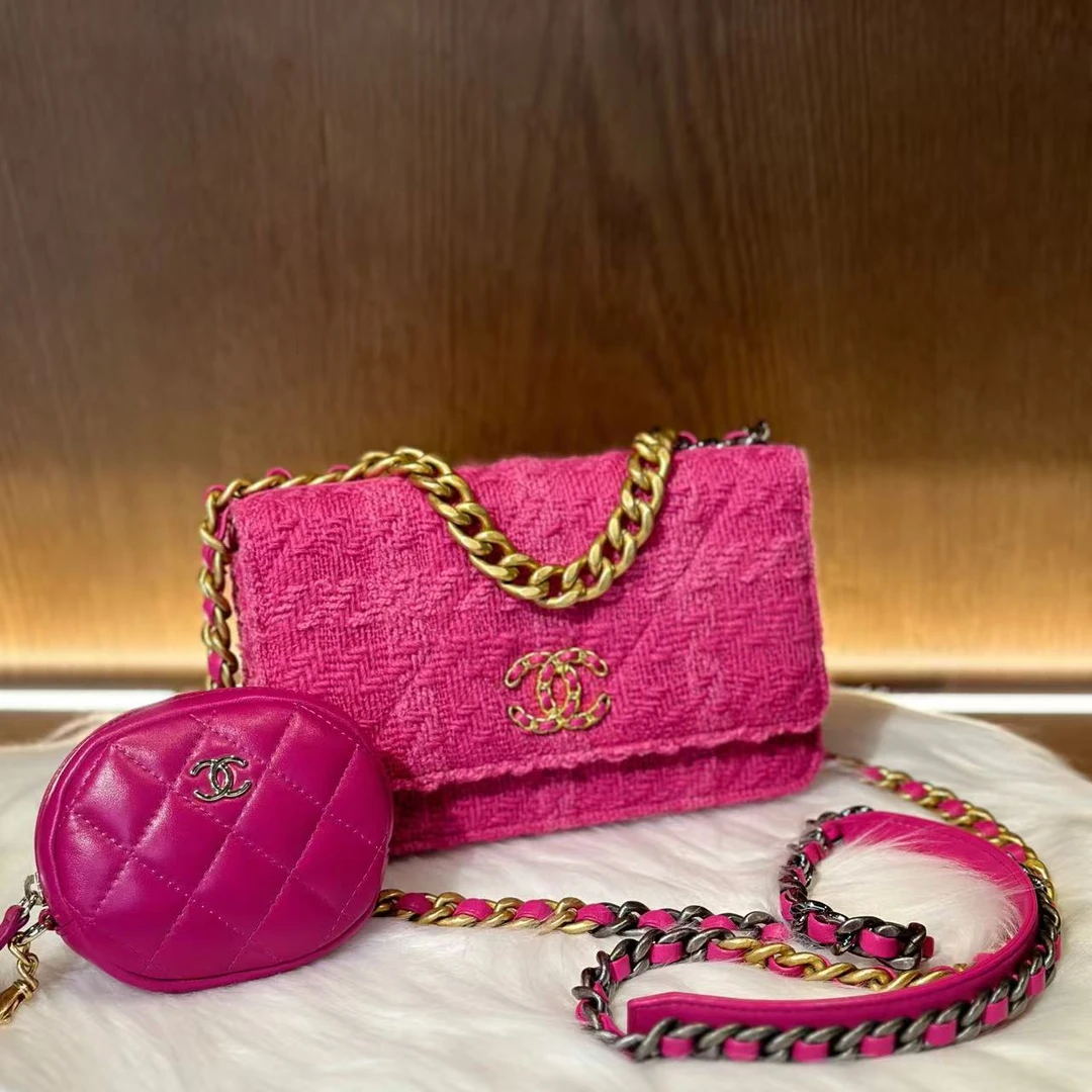 99新 Chanel/香奈儿 飞小雨Fisoy/19BAGWOC玫红色斜挎包