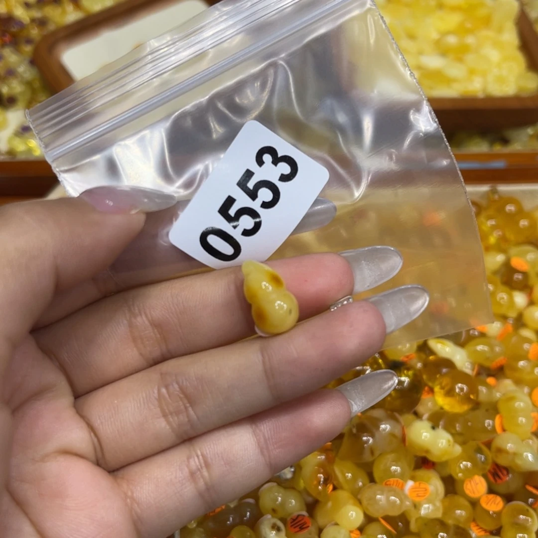 琥珀珠宝奇石未镶嵌
