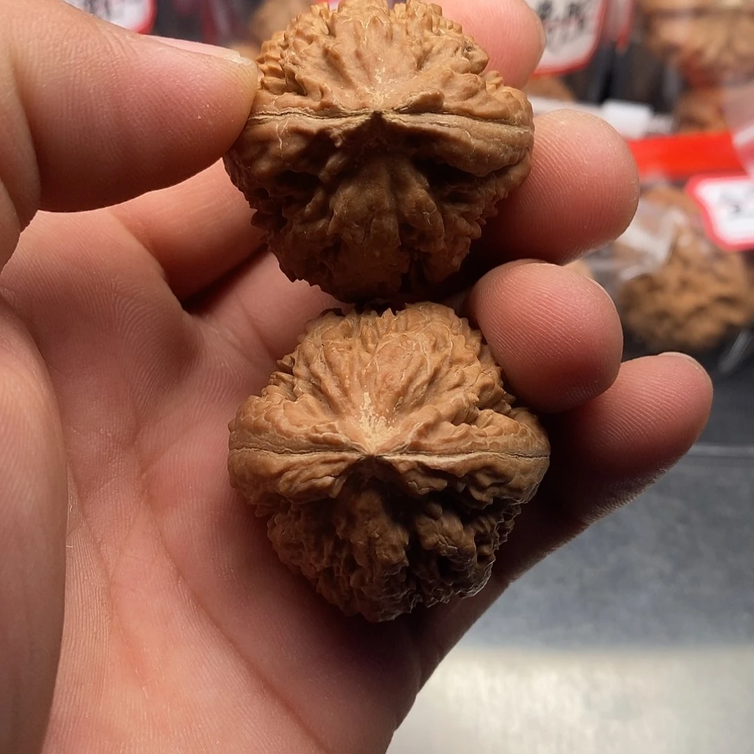 文玩核桃把件过***3霸王龙