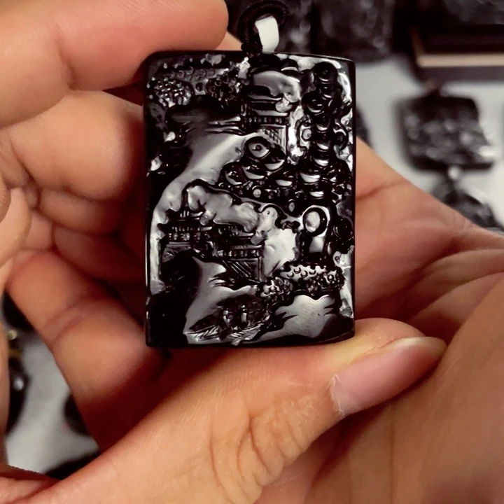 翡翠未镶嵌颈饰山水