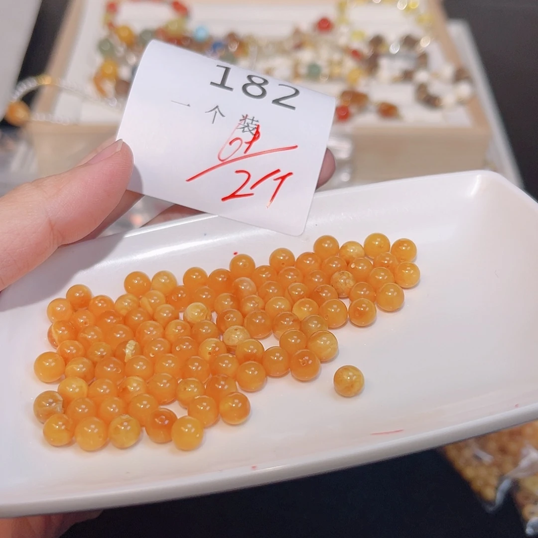 未镶嵌珠宝半成品水晶182 。