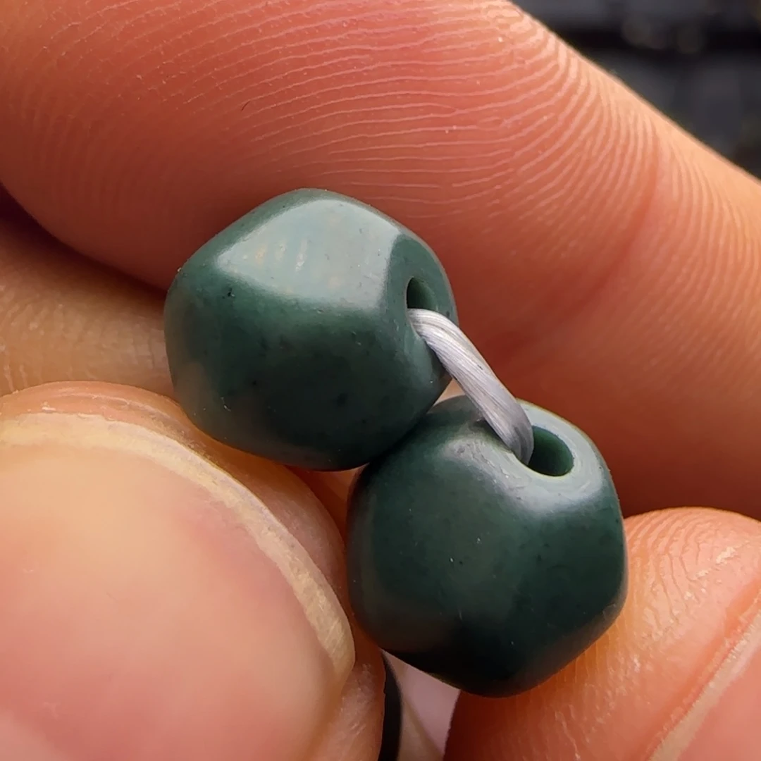 未镶嵌单石英质玉