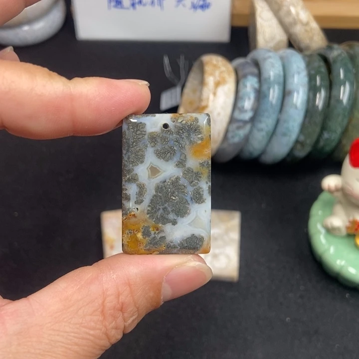 未镶嵌手链硅化珊瑚（珊瑚玉）