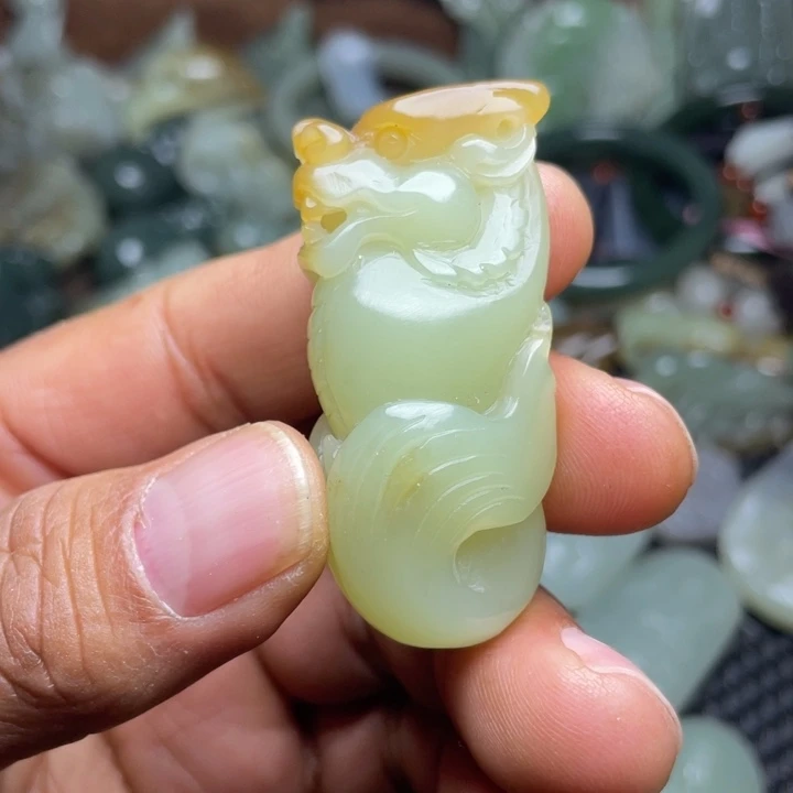 N***和田玉未镶嵌颈饰