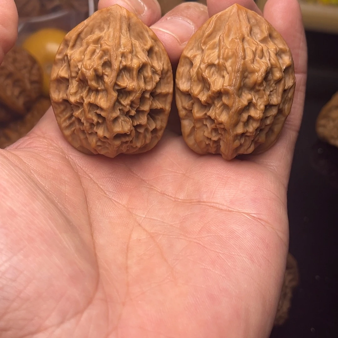 文玩核桃把件36月牙