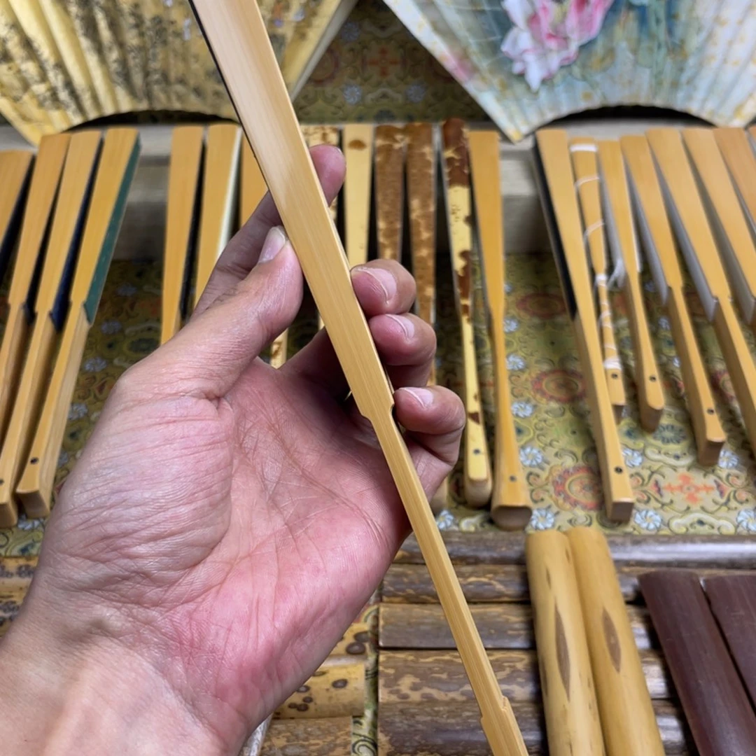 扇子A****朱康文金钟头9.7寸16方折扇