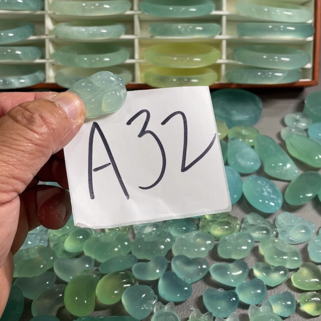 蛇纹石玉合金颈饰