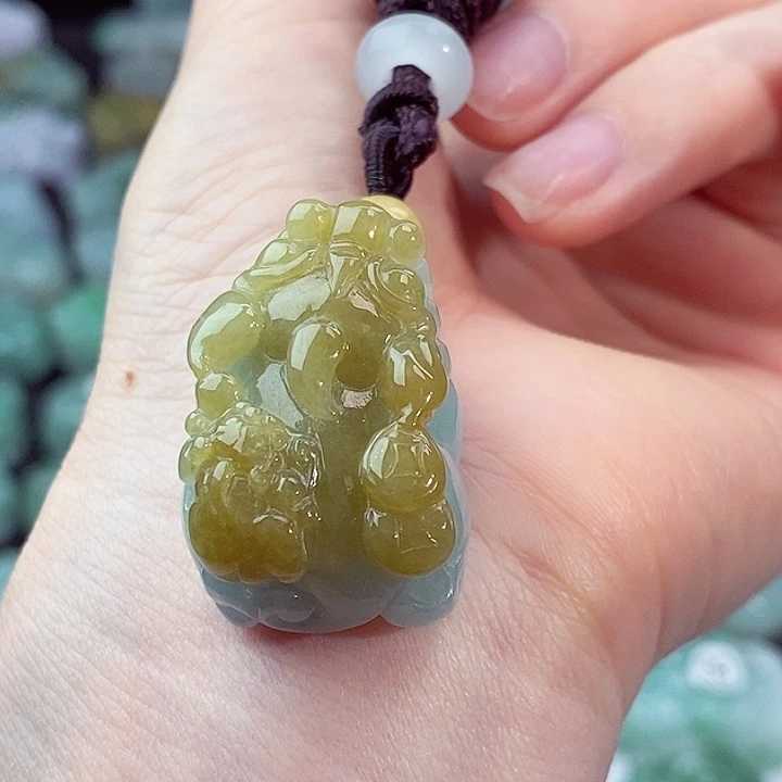 颈饰未镶嵌翡翠天然