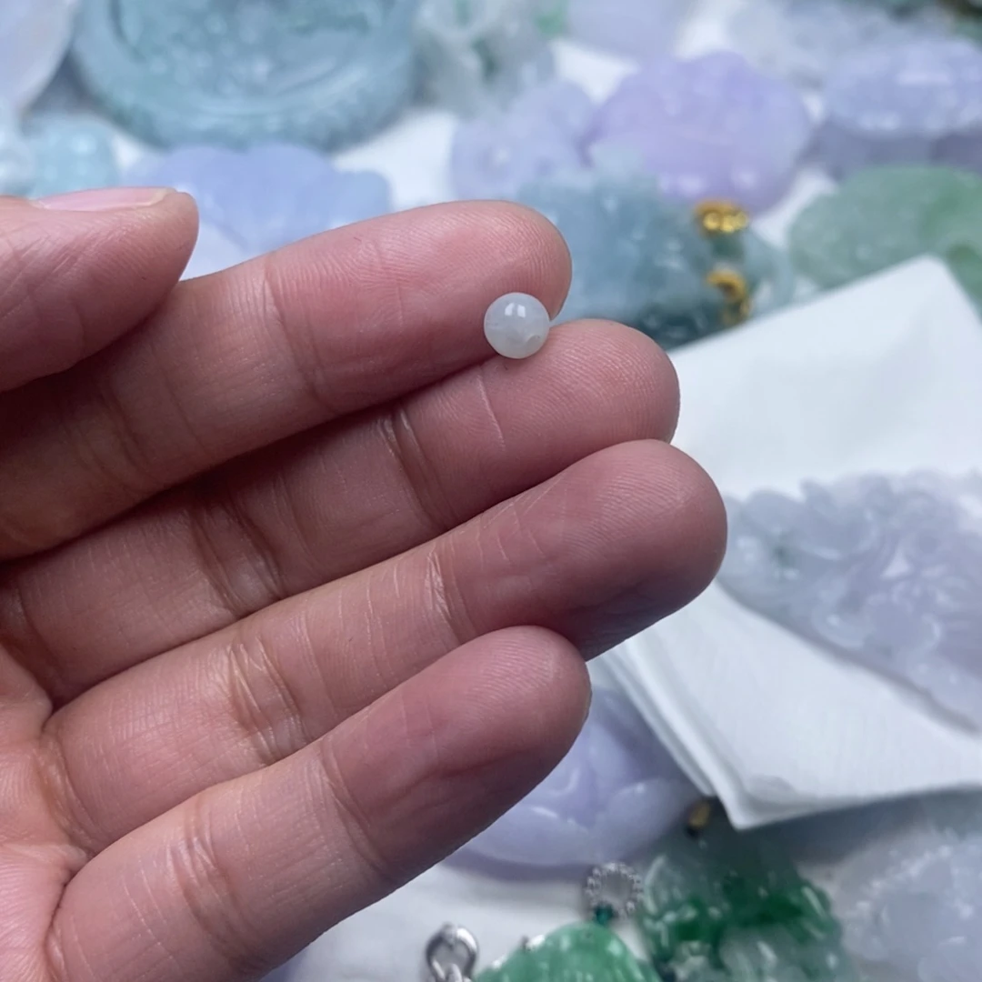 颈饰未镶嵌翡翠以*?翡翠