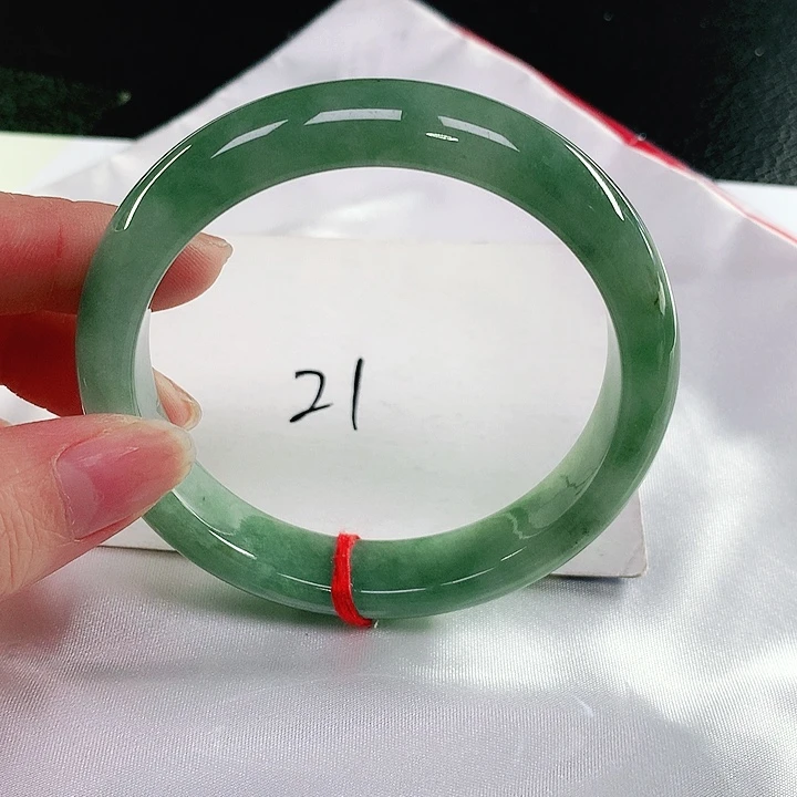 翡翠手镯未镶嵌翡翠手镯未镶嵌