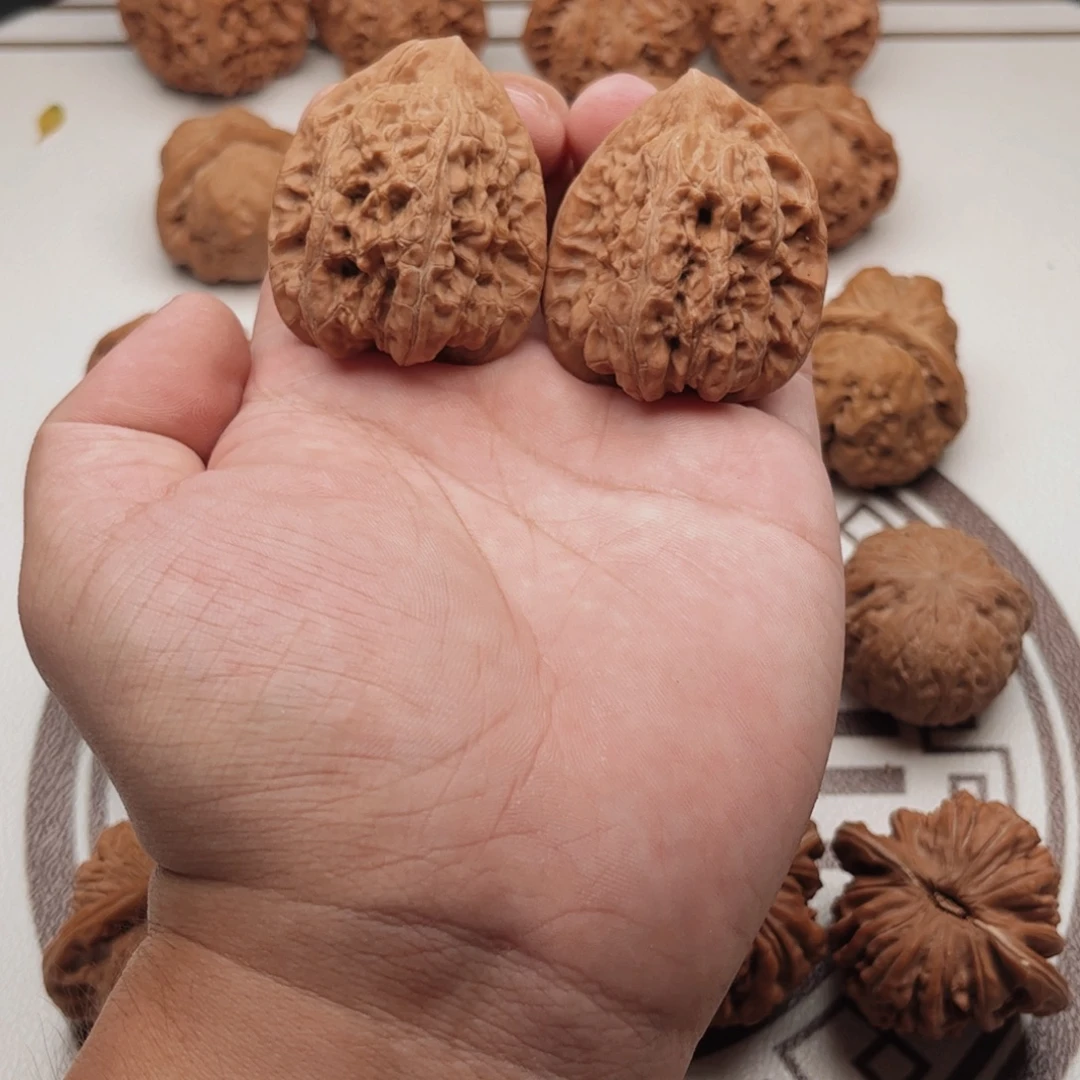 吊坠文玩核桃全品赤龙鸡心