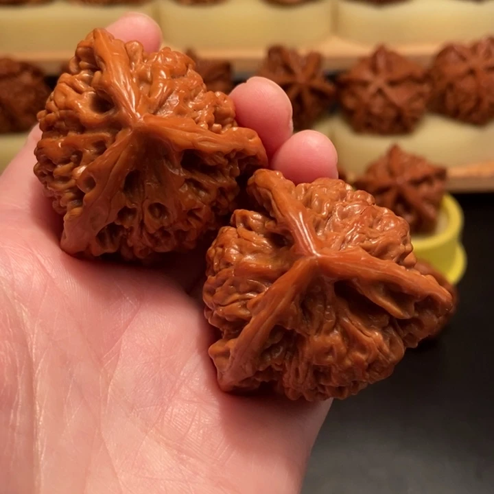 把件桃核郭*平文玩核桃