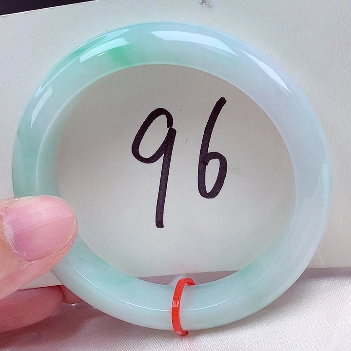 翡翠未镶嵌手镯翡翠