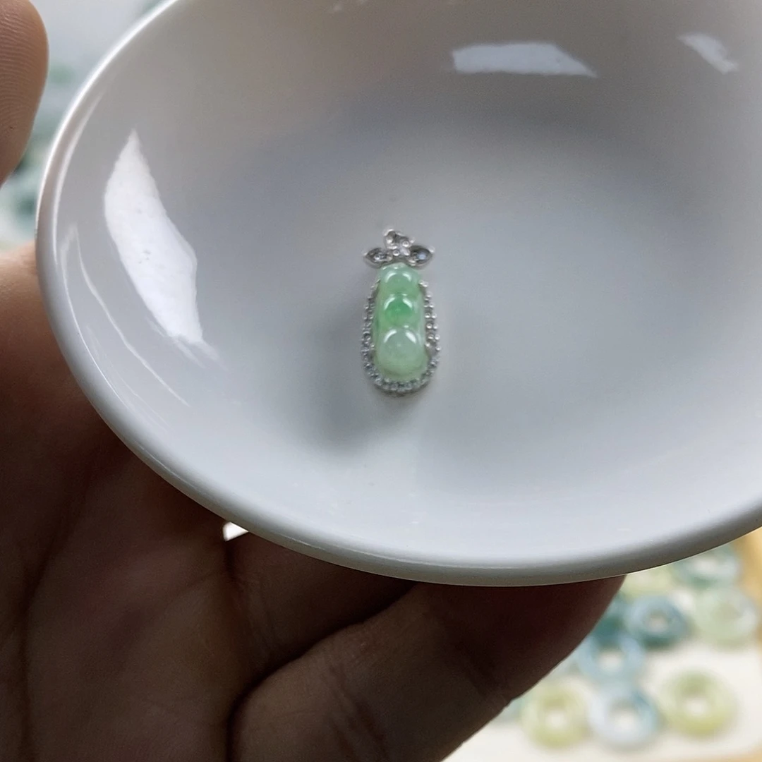 翡翠戒指未镶嵌镶嵌豆子