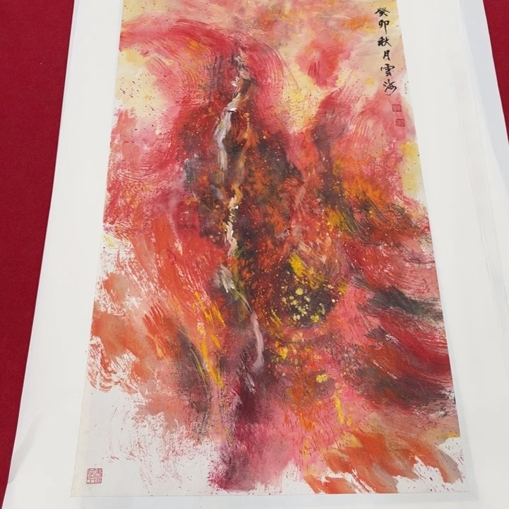 国画花鸟等图案为一体