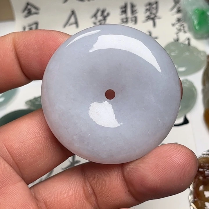 翡翠未镶嵌颈饰平安扣