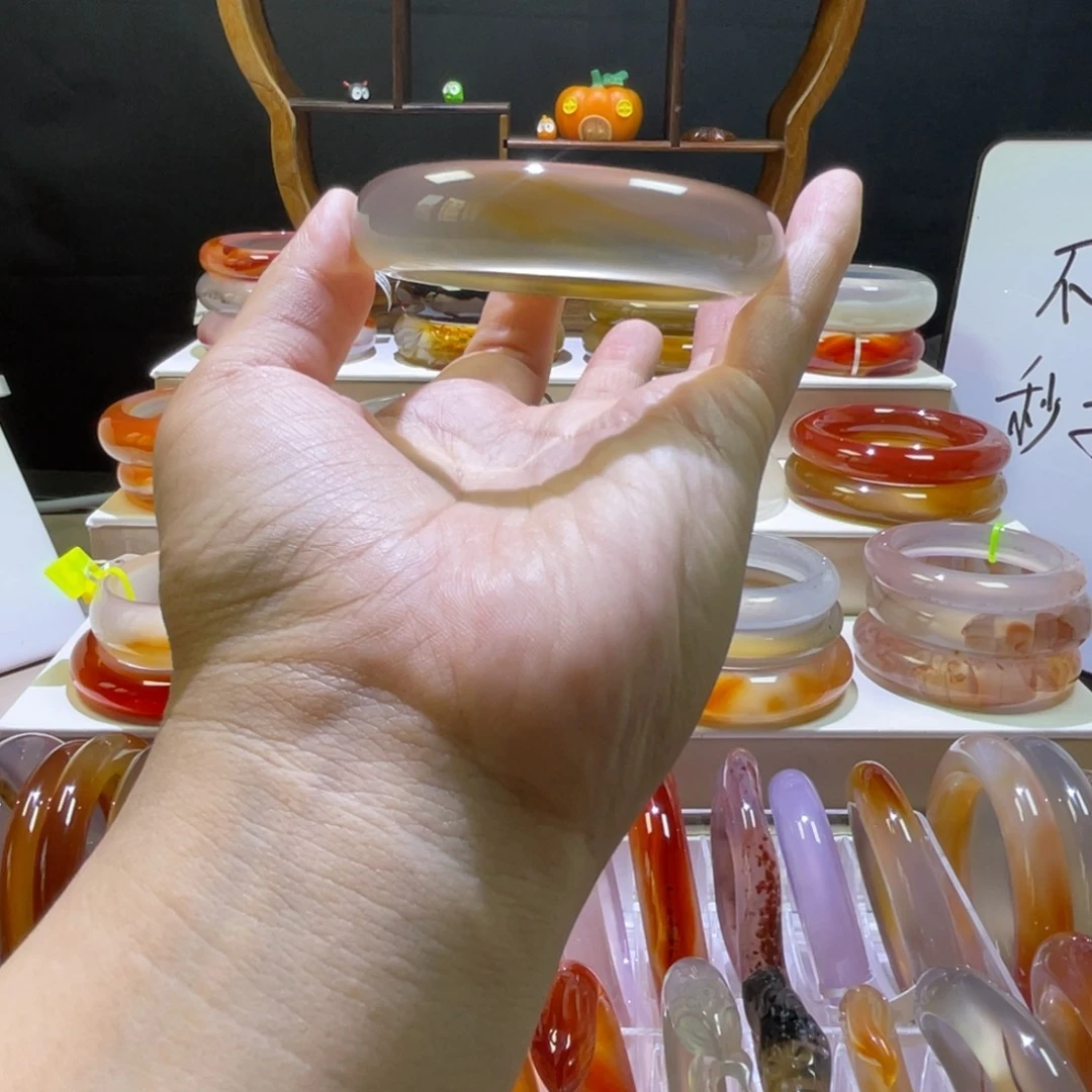 玛瑙/玉髓手镯未镶嵌