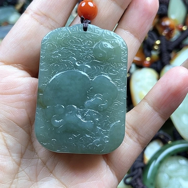 和田玉颈饰未镶嵌微瑕