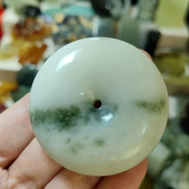 岫玉未镶嵌平安扣