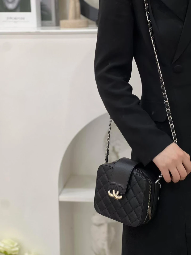 95新 Chanel/香奈儿 98新/香奈儿相机包黑银荔枝牛/优品