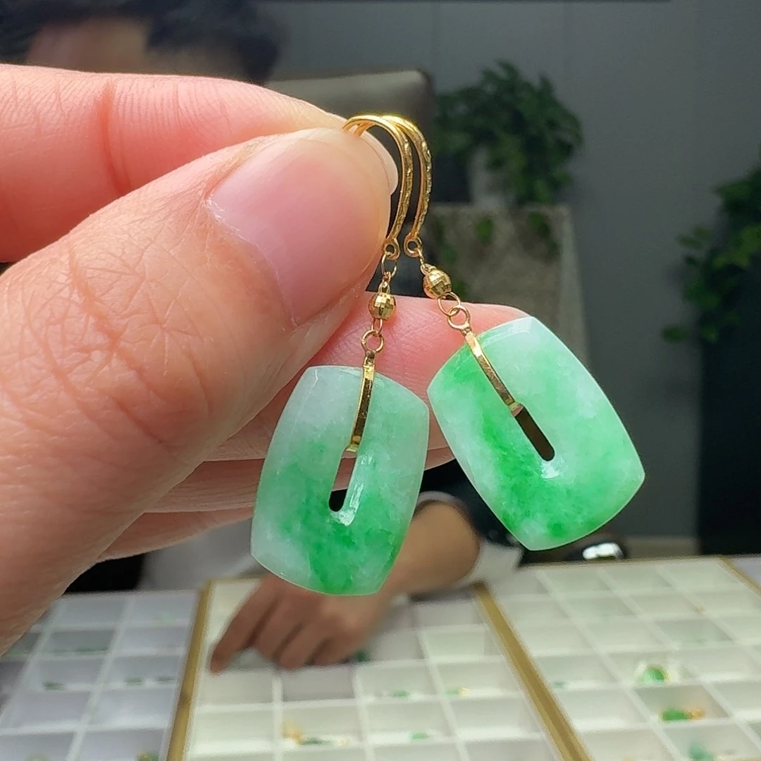 翡翠18K金镶嵌耳饰天然