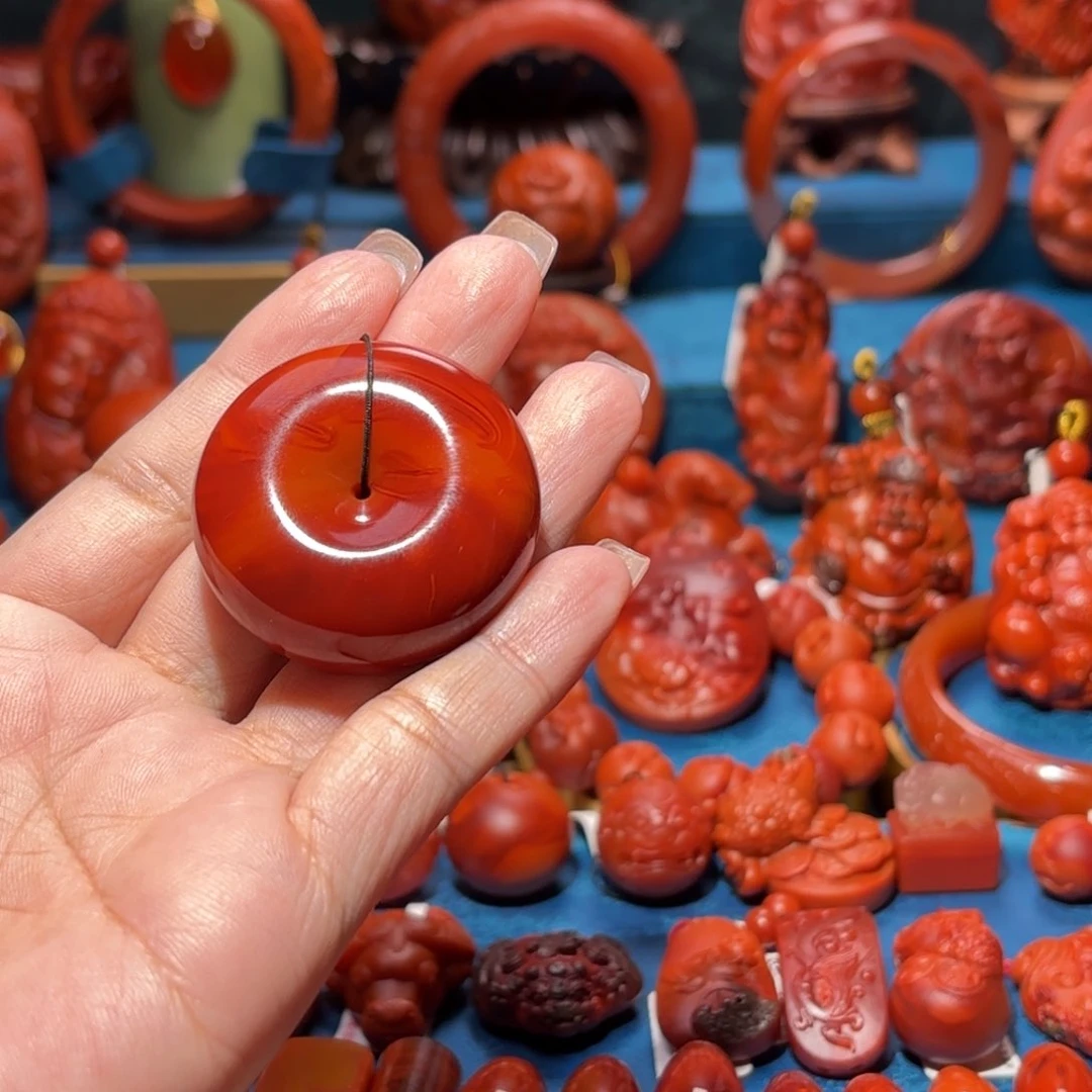 未镶嵌雕刻南红玛瑙常****琼