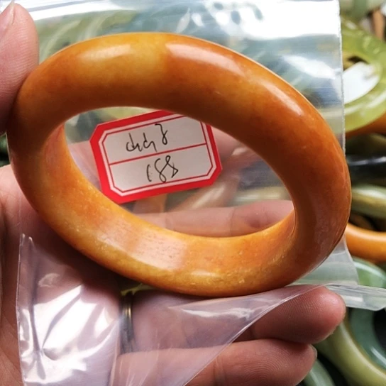 蛇纹石玉手镯未镶嵌山*子