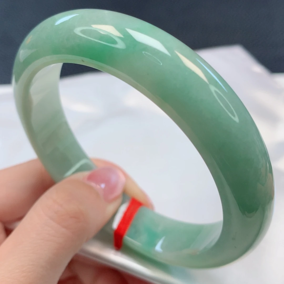 【闪购商品】翡翠手镯未镶嵌60+圈