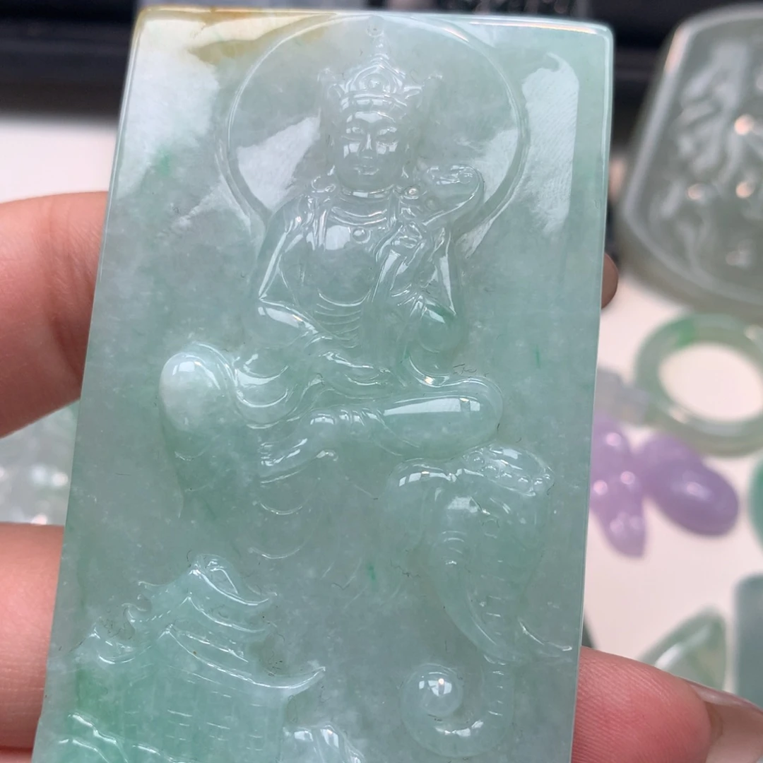翡翠未镶嵌颈饰玉牌