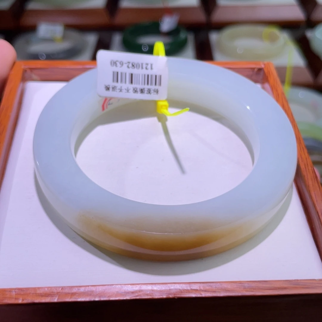 和田玉手镯未镶嵌55.9。27