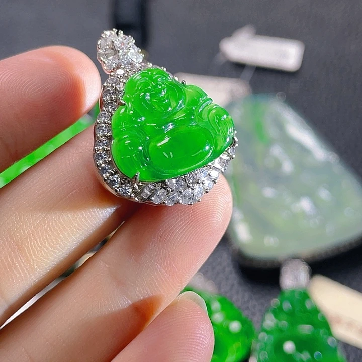 翡翠未镶嵌颈饰47