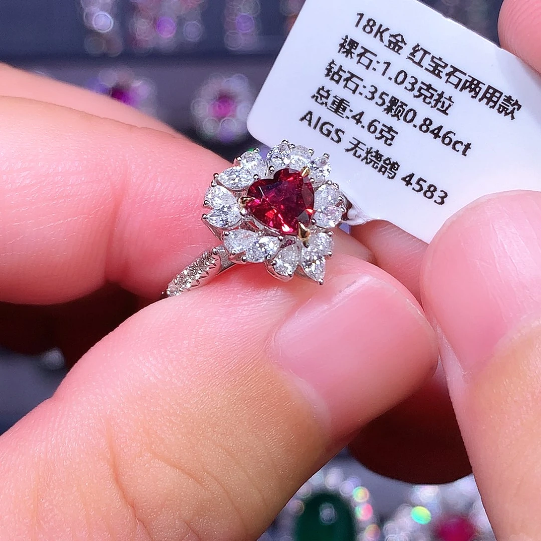 红宝石戒指18K金镶嵌