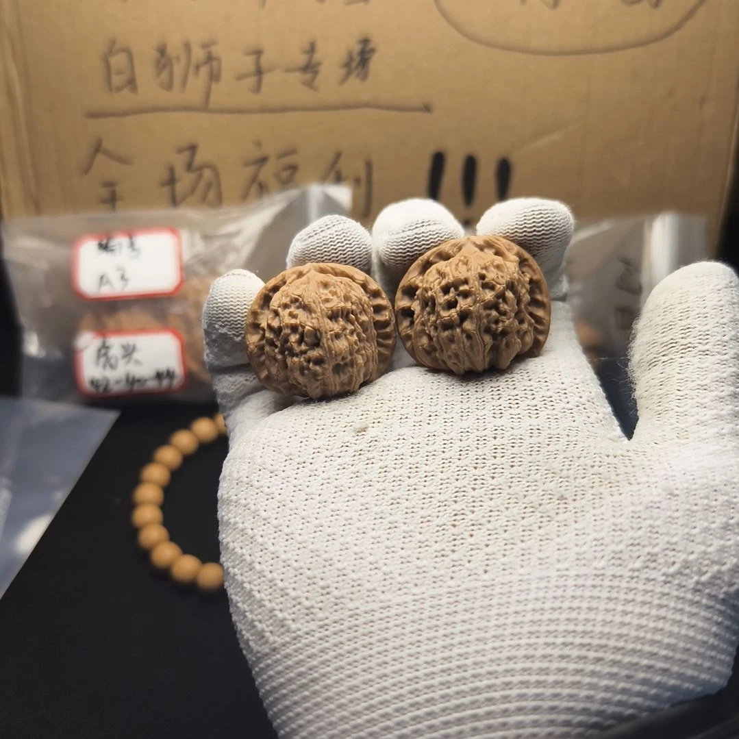吊坠文玩核桃白狮子