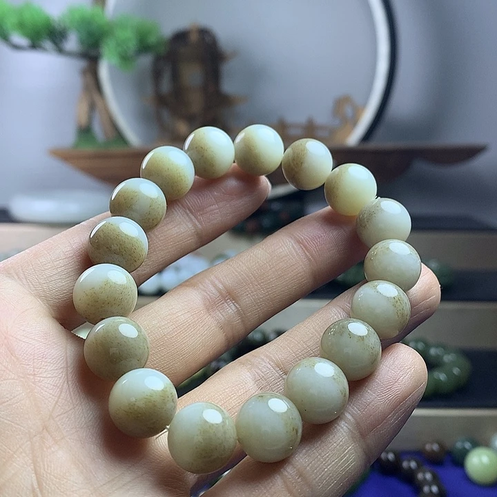 和田玉未镶嵌手串